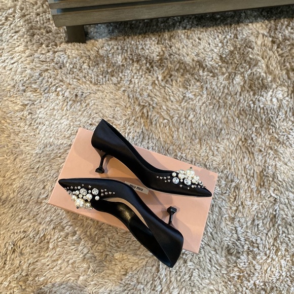 miu miu - black satin pumps, embellished with pearls and crystals - Picture 5 of 9